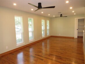 2001 Pembrooke Pl, Unit 211 in Denton, TX - Building Photo - Building Photo