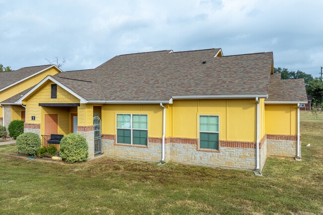 Stoneleaf at Fairfield in Fairfield, TX - Building Photo - Primary Photo
