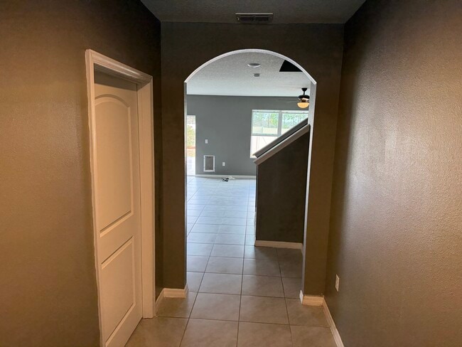 1304 Sugarwood St in Davenport, FL - Foto de edificio - Building Photo