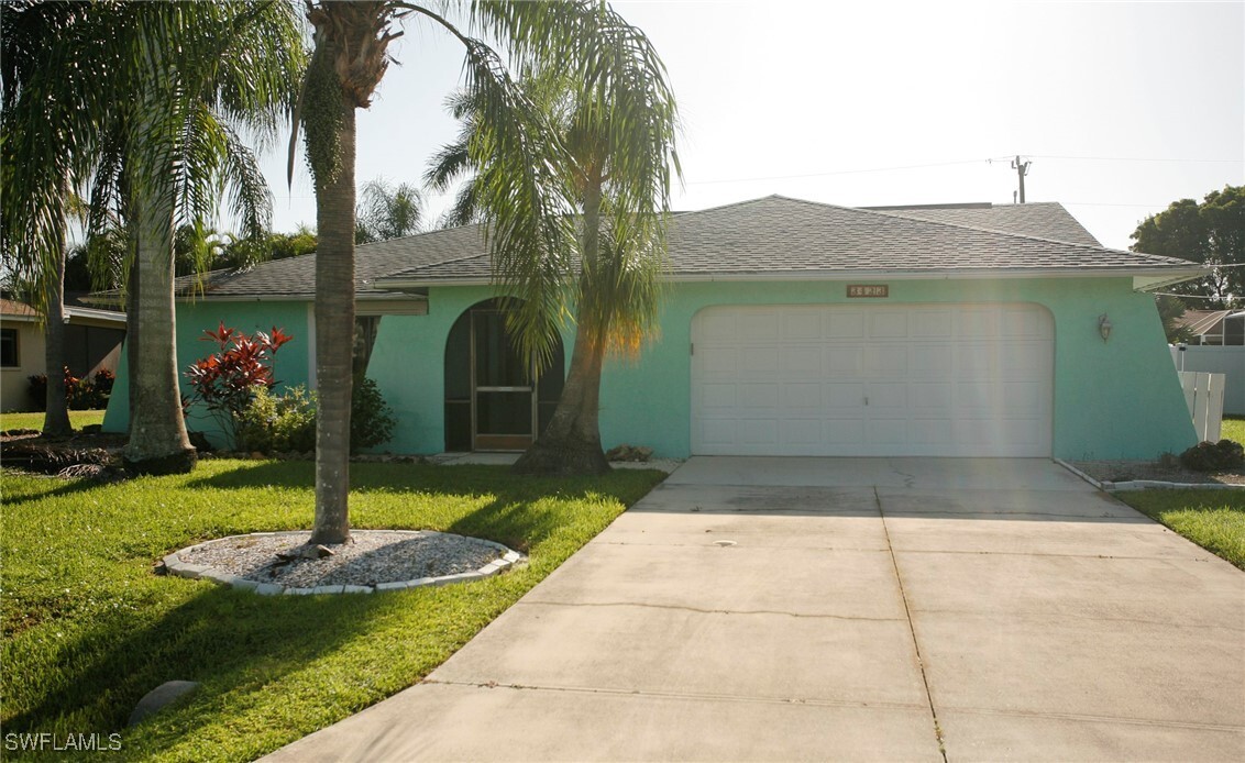 3423 SW 6th Ave in Cape Coral, FL - Foto de edificio