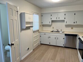 717 Grove Ave in Raleigh, NC - Building Photo - Building Photo