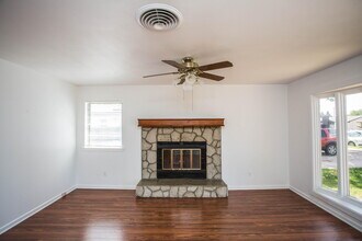 4508 52nd St in Lubbock, TX - Building Photo - Building Photo