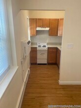 2018 Commonwealth Ave, Unit 4 in Boston, MA - Foto de edificio - Building Photo