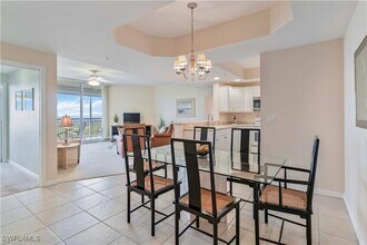 1001 Arbor Lake Dr in Naples, FL - Building Photo - Building Photo