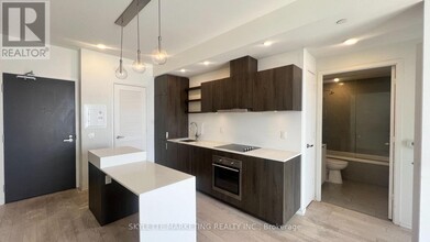 16-2816 Bonnycastle St in Toronto, ON - Building Photo - Building Photo