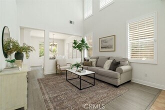 570 Shadow Ln in Simi Valley, CA - Building Photo - Building Photo