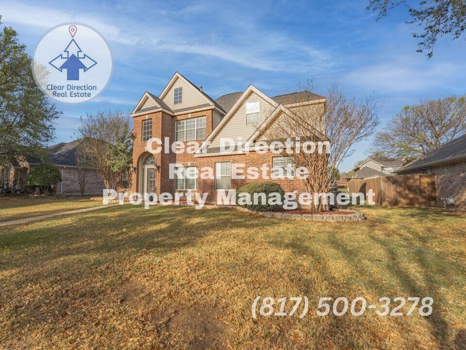 210 Sendero Dr in Waxahachie, TX - Building Photo