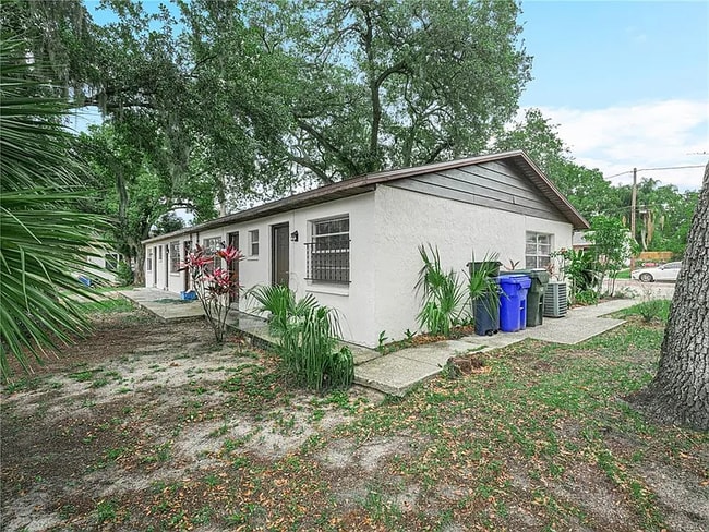 1213 Hartsell Ave in Lakeland, FL - Foto de edificio - Building Photo