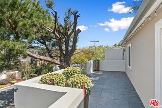 26322 Fairside Rd in Malibu, CA - Building Photo - Building Photo