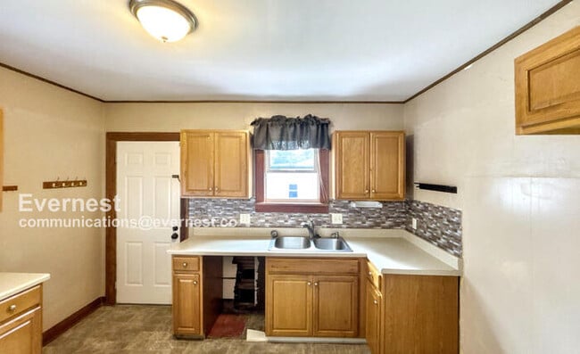 663 S Burgess Ave in Columbus, OH - Building Photo - Building Photo