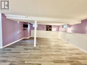 3136 Victoria St in Oakville, ON - Building Photo - Building Photo