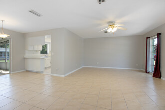 1587 N Page Dr in Deltona, FL - Building Photo - Building Photo