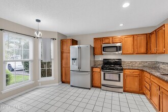 159 Daisy Dr in Freehold Township, NJ - Building Photo - Building Photo