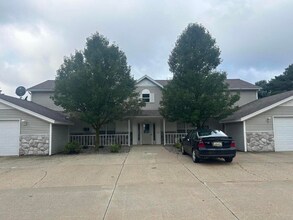 607 Trinity Dr in Caledonia, MI - Foto de edificio - Building Photo