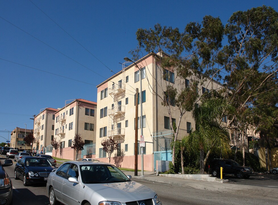 Beverly Manor Apartments in Los Angeles, CA - Building Photo