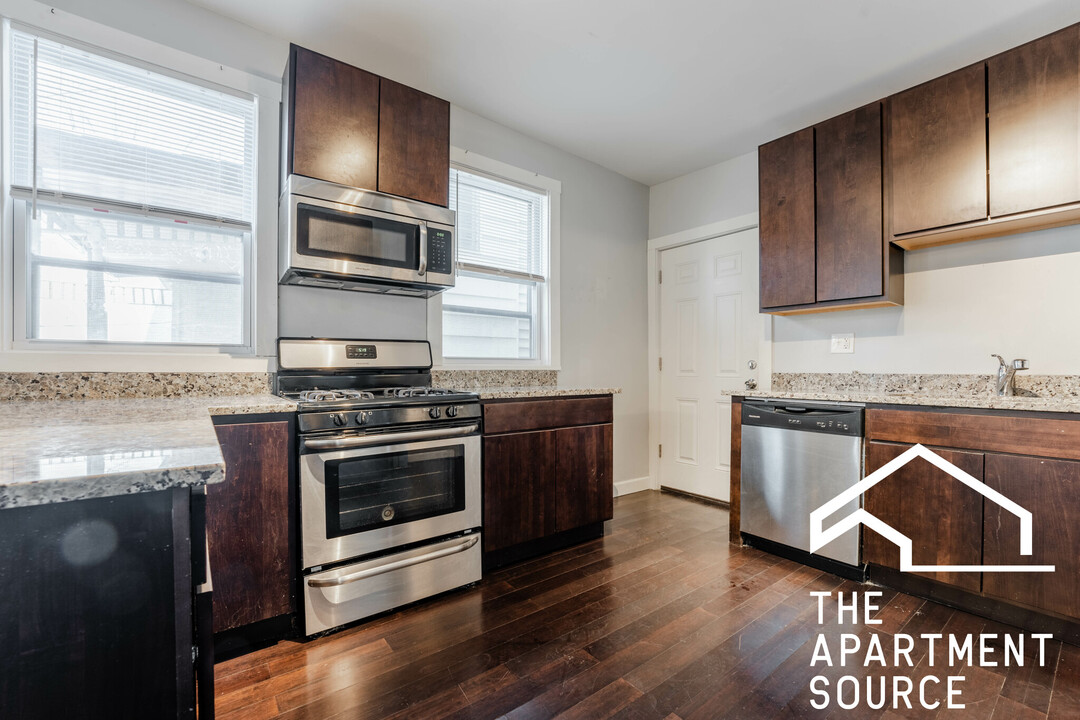 2968 N Ridgeway Ave in Chicago, IL - Building Photo