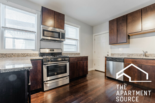 property at 2968 N Ridgeway Ave