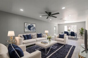 722 S Walker St in Mesquite, TX - Building Photo