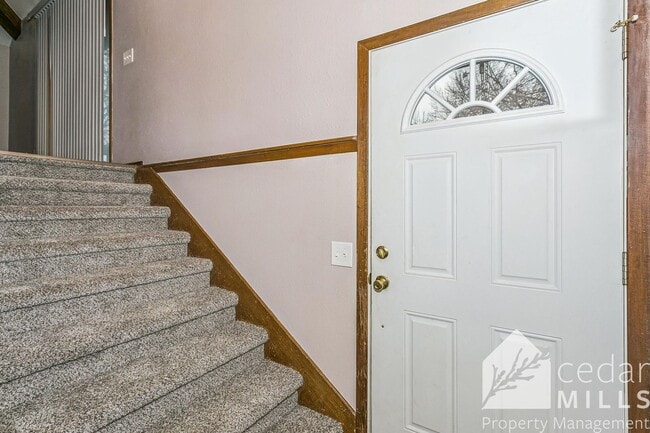 2421 S Yellowstone St in Wichita, KS - Building Photo - Building Photo