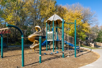 Bears Village in Greeley, CO - Foto de edificio - Building Photo