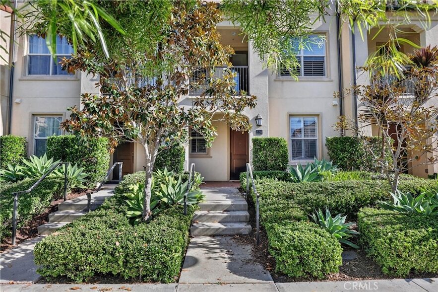 228 Capricorn in Irvine, CA - Building Photo