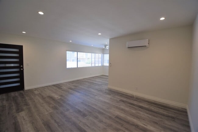 4334 Mammoth Ave in Los Angeles, CA - Building Photo - Building Photo