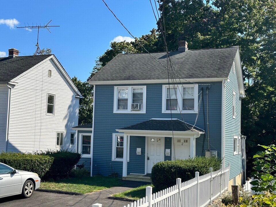 18 Cold Spring Rd in Stamford, CT - Building Photo