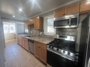 1470 S Demeter Dr in Freeport, IL - Building Photo - Building Photo