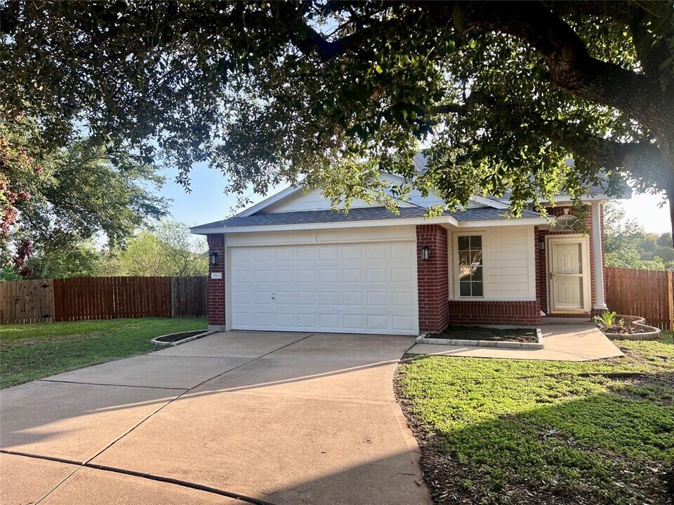 3504 Rock Shelf Ln in Round Rock, TX - Building Photo