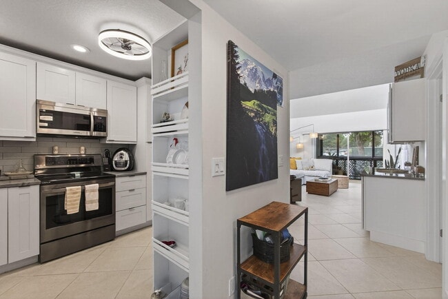 2532 Boundbrook Dr S in West Palm Beach, FL - Building Photo - Building Photo