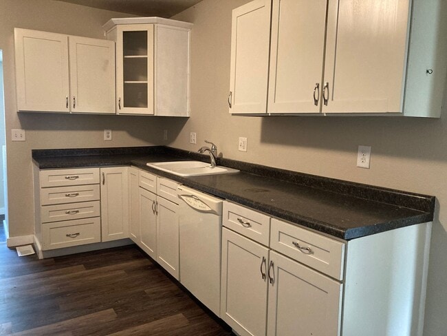 2121 E 23rd St in Des Moines, IA - Building Photo - Building Photo