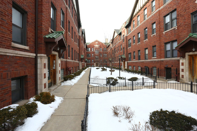 Schubert Square in Chicago, IL - Building Photo - Building Photo