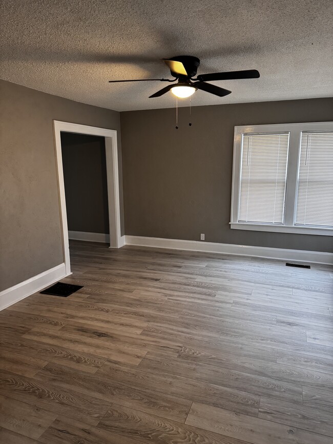 619 Brighton Ave in Toledo, OH - Building Photo - Building Photo