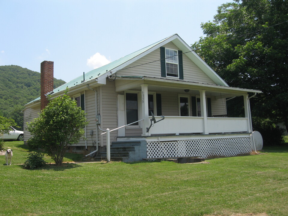 6355 Quartz Ln in Blacksburg, VA - Building Photo