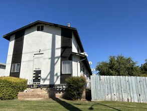 3600 Panama Ln in Bakersfield, CA - Building Photo - Building Photo