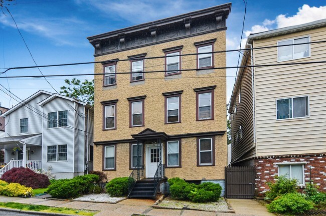 74 Wildey St in Tarrytown, NY - Foto de edificio - Building Photo