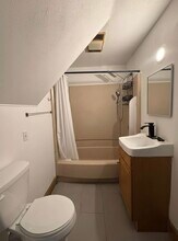 61 Kimberly Ave in Springfield, MA - Foto de edificio - Building Photo