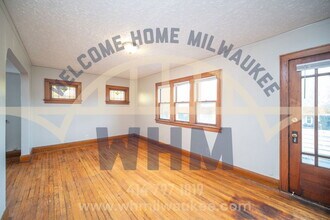 2904 N 55th St in Milwaukee, WI - Building Photo - Building Photo