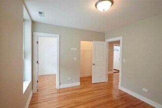 2704 W 24th Pl in Chicago, IL - Building Photo - Building Photo