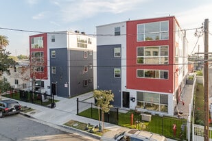 1476 W 35th St in Los Angeles, CA - Building Photo