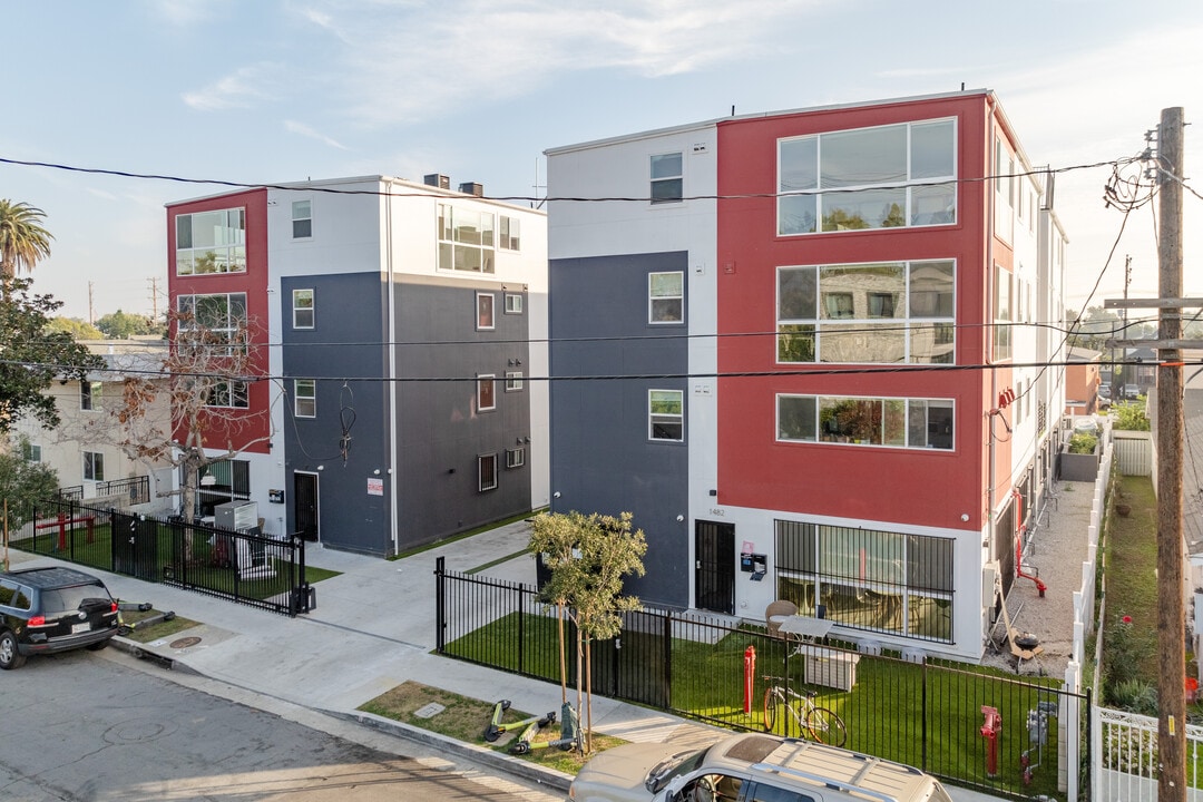 1476 W 35th St in Los Angeles, CA - Building Photo