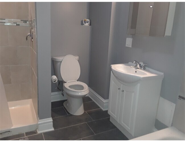 11122 S Vernon Ave-Unit -1st Floor in Chicago, IL - Building Photo - Building Photo