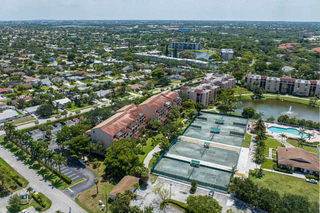 Delray Racquet Club in Delray Beach, FL - Building Photo - Building Photo