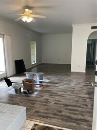 2425 Augusta Dr photo'