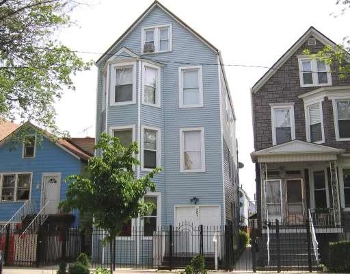 3611 Wolfram St in Chicago, IL - Building Photo