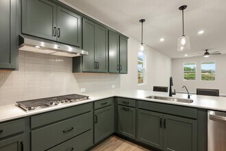 254 Crater Lk Dr in Dripping Springs, TX - Building Photo - Building Photo