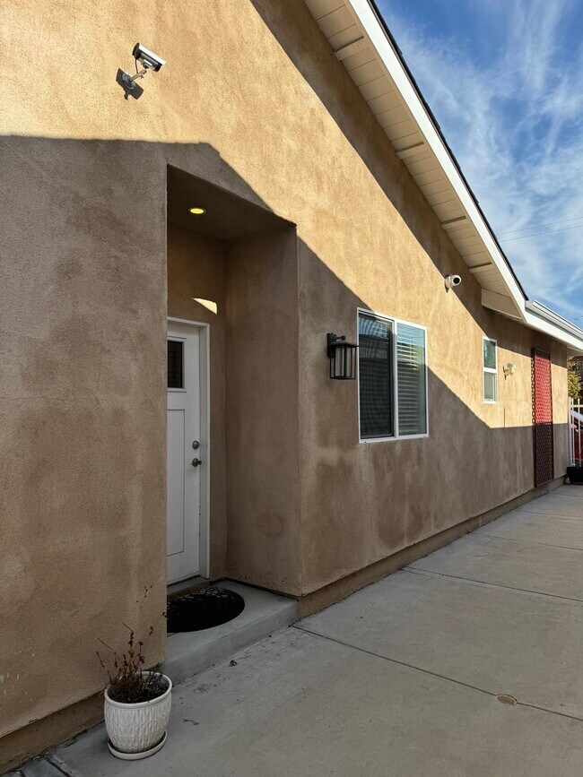 6735 Morella Ave, Unit 6735 Morella Ave in North Hollywood, CA - Foto de edificio - Building Photo
