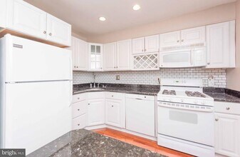 6512 Boulevard View in Alexandria, VA - Building Photo - Building Photo
