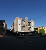 1413 N Edgemont St in Los Angeles, CA - Building Photo