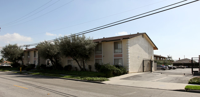 Los Cerritos Villa in Artesia, CA - Building Photo - Building Photo